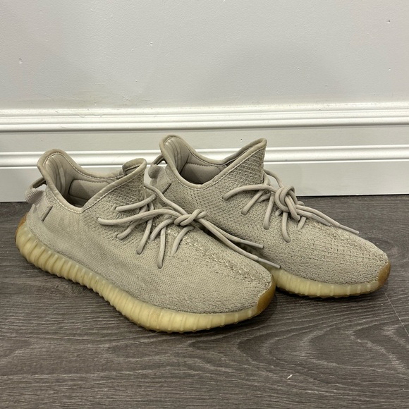 Yeezy 350 sesame size 9.5US men - Picture 1 of 9